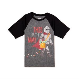 Star Wars Baby Yoda and Mandalorian Christmas Holiday Crewneck T-shirt Boy